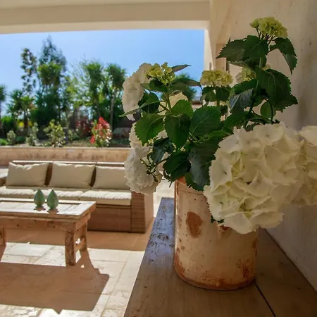 Antica Pietra - Con Piscina In Puglia Вилла